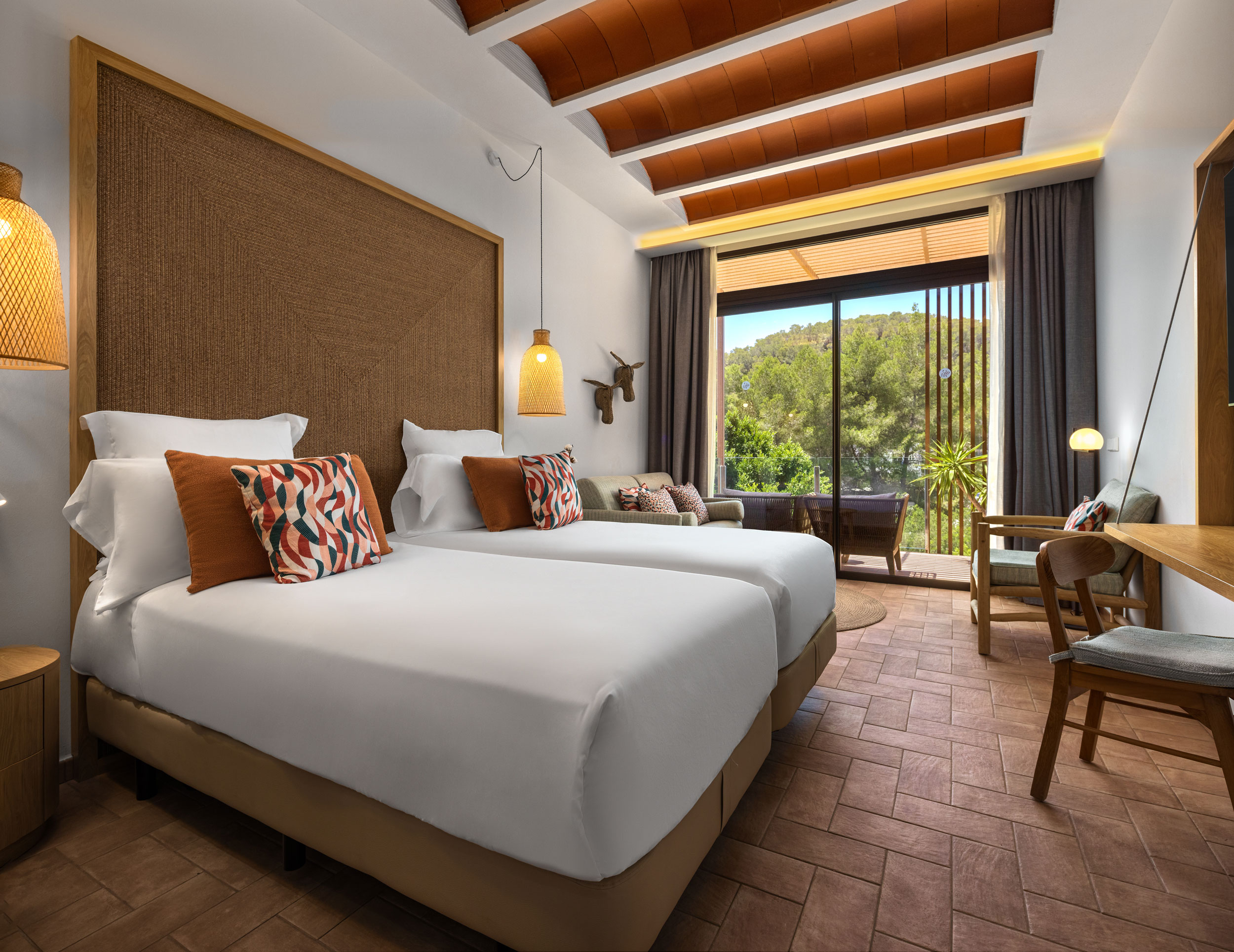 TWIN DELUXE ROOM WITH POOL VIEW